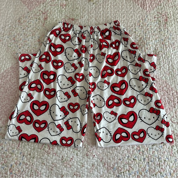 Spider-Man x Hello Kitty Pjs - Picture 2 of 5